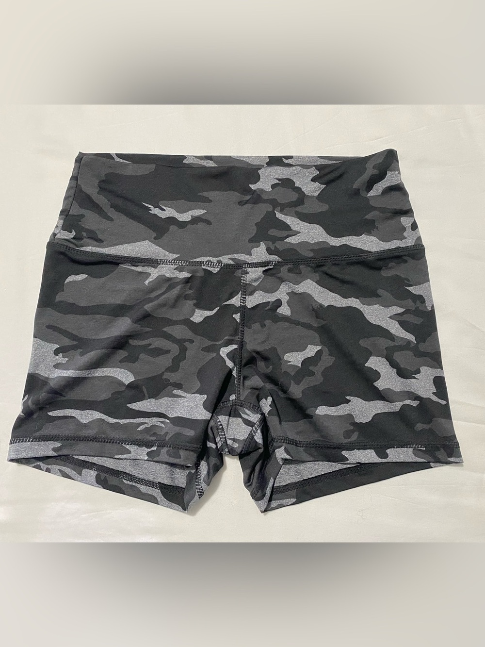 Urban Planet Women's High-Waist Camo Bike Shorts - Black & Gray